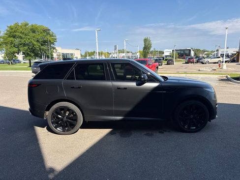 Used 2025 Land Rover Range Rover Sport Dynamic SE AWD/4WD image 6