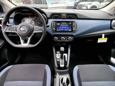 Used 2025 Nissan Versa SV w/ Trunk Package FWD image 5
