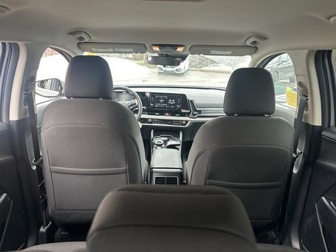 Used 2025 Kia Sportage LX AWD/4WD image 13