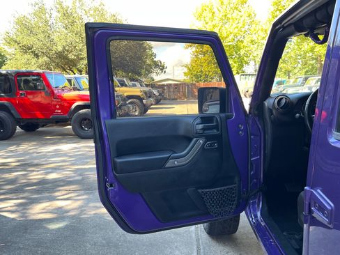 Used 2018 Jeep Wrangler Unlimited Sport S image 13