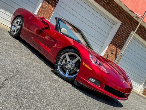 Used 2008 Chevrolet Corvette Convertible w/ Preferred Equipment Group RWD image 34