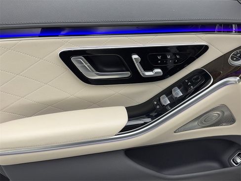 Used 2022 Mercedes-Benz S 500 4MATIC w/ Warmth & Comfort Package image 41