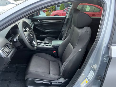 Used 2018 Honda Accord LX image 11