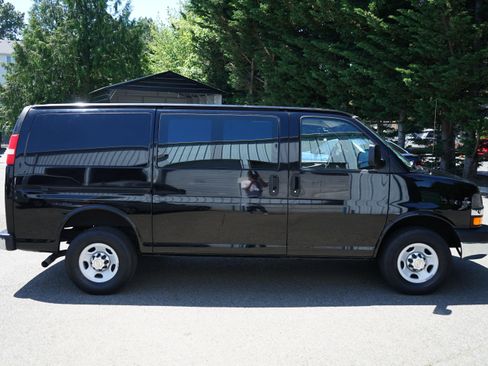 Used 2012 Chevrolet Express 2500 w/ Power Package RWD image 6