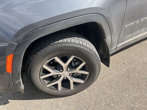 Used 2025 Jeep Grand Cherokee Limited image 6