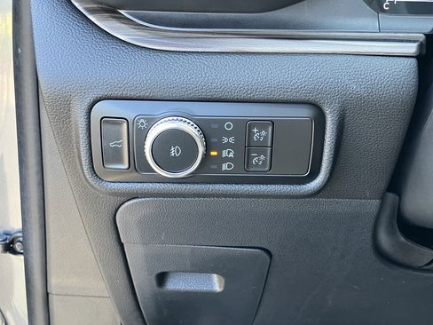 Used 2023 Ford Explorer Limited w/ Limited Technology Package RWD image 19