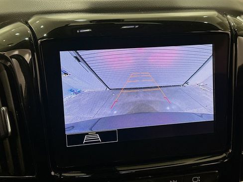 Used 2020 Chevrolet Traverse LT image 13