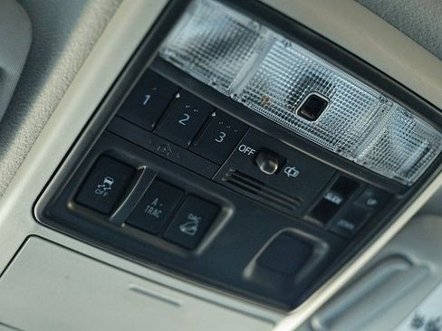 Used 2018 Toyota 4Runner SR5 Premium image 44