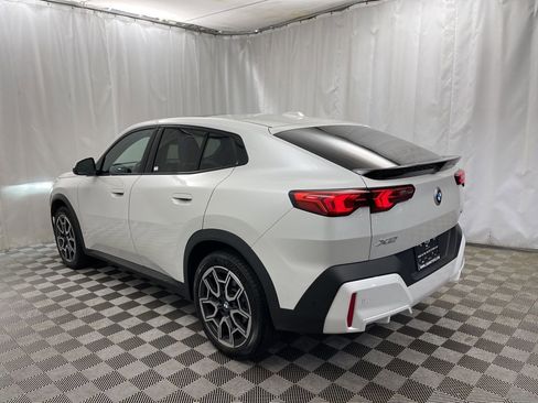 Used 2025 BMW X2 xDrive28i image 4