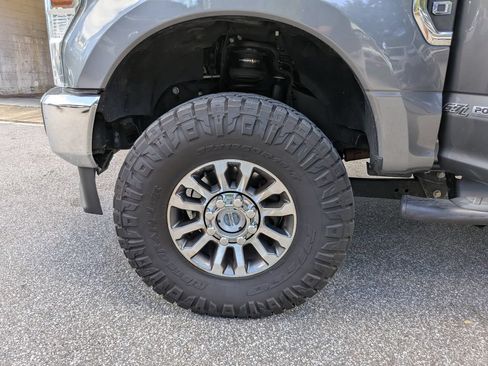 Used 2022 Ford F350 Lariat w/ Lariat Ultimate Package AWD/4WD image 34