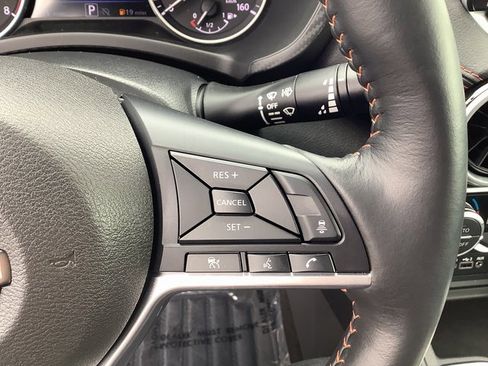 Used 2025 Nissan Sentra SR w/ SR Premium Package image 12