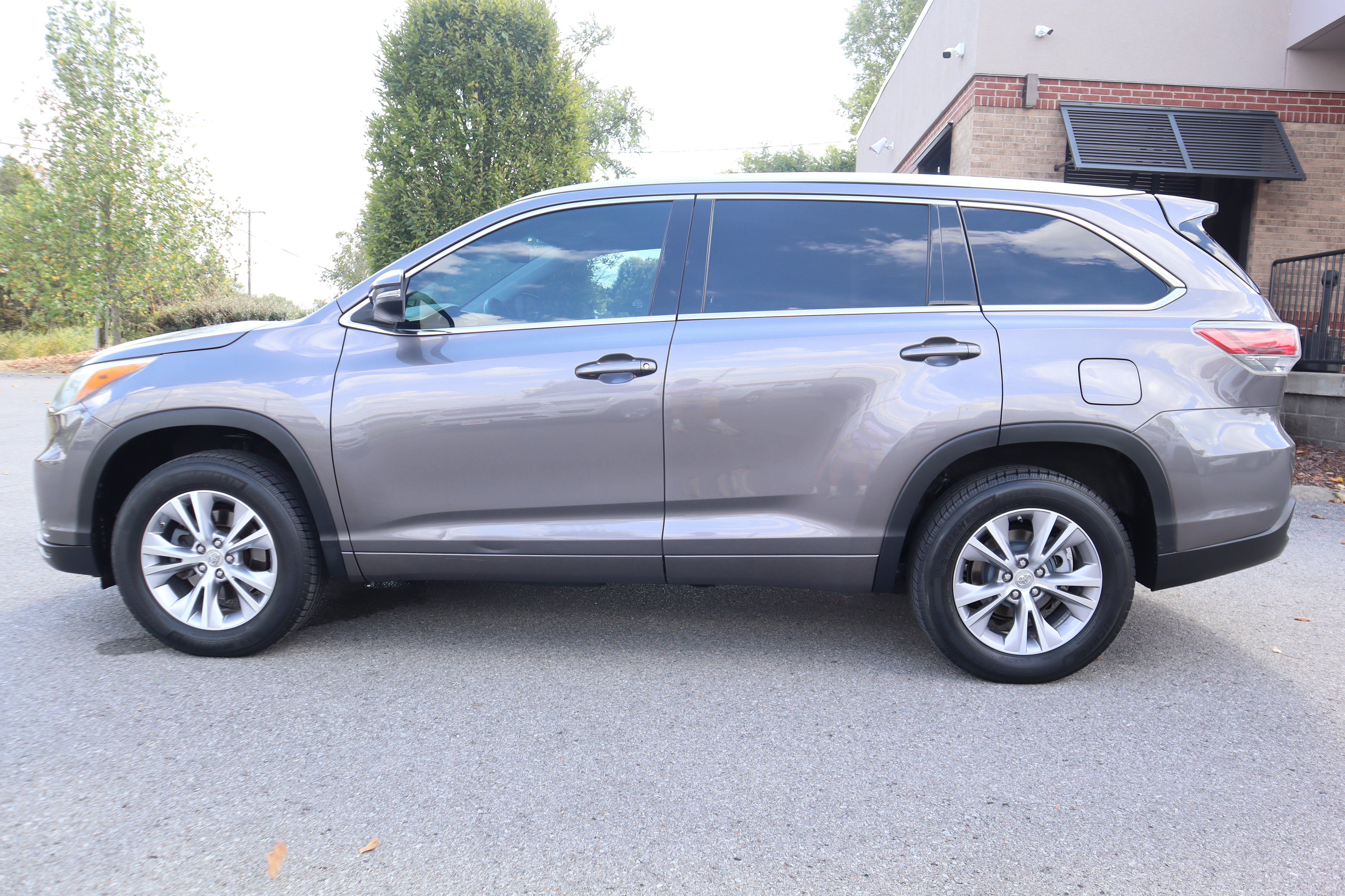 Used 2015 Toyota Highlander XLE FWD image 10