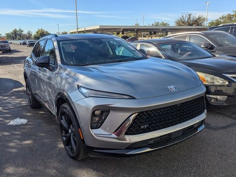 Used 2025 Buick Envision Sport Touring image 4