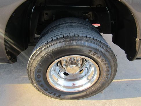 Used 2018 RAM 3500 Big Horn w/ Max Tow Package image 9