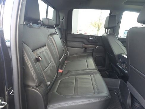 Used 2022 GMC Sierra 3500 Denali w/ Denali Black Diamond Edition image 16