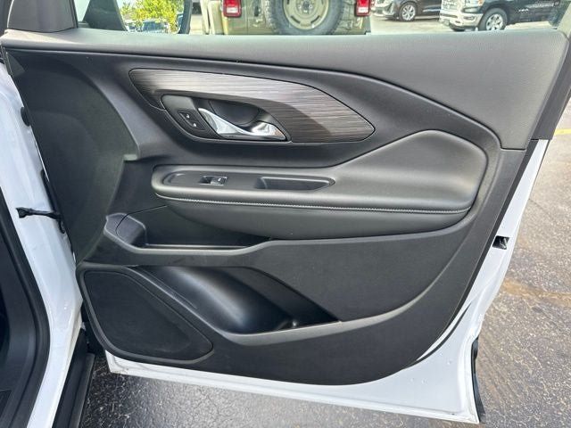 Used 2024 GMC Terrain SLE FWD image 26