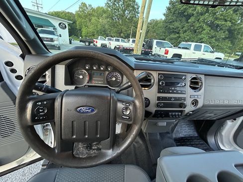 Used 2015 Ford F550 4x4 SuperCab Super Duty image 16