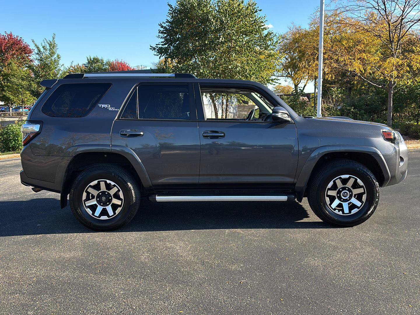 Used 2018 Toyota 4Runner TRD Off-Road Premium AWD/4WD image 10