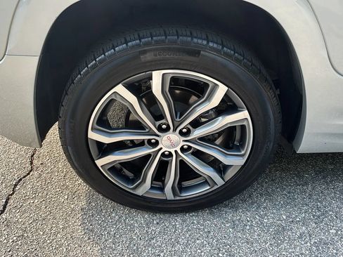 Used 2018 GMC Terrain Denali w/ Advanced Safety Package AWD/4WD image 27