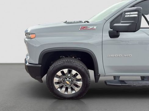 Used 2025 Chevrolet Silverado 2500 Custom w/ Custom Value Package AWD/4WD image 10