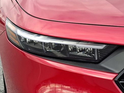 Certified 2025 Honda Accord SE image 9