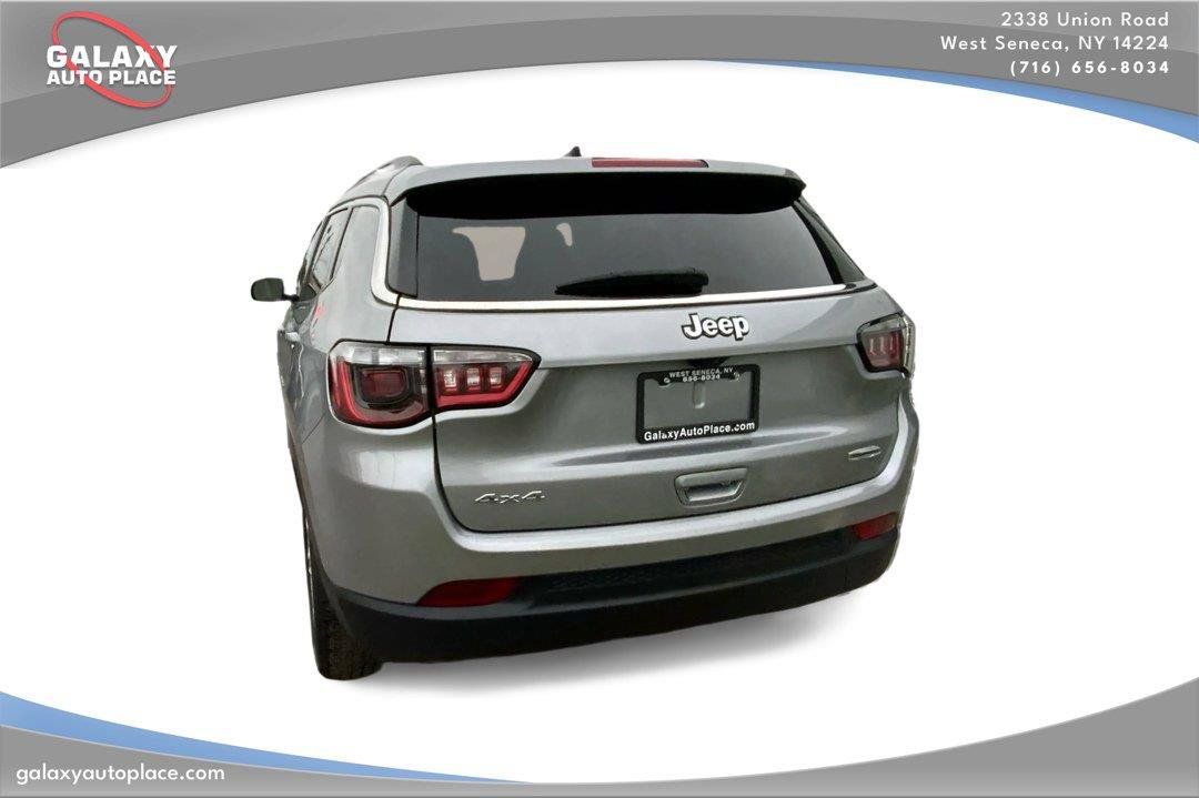 Used 2024 Jeep Compass Latitude AWD/4WD image 7
