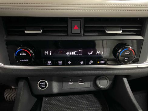 Used 2023 Nissan Rogue SV image 20