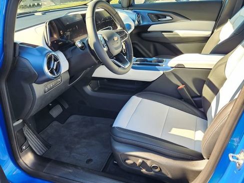 New 2026 Chevrolet Equinox EV LT image 7