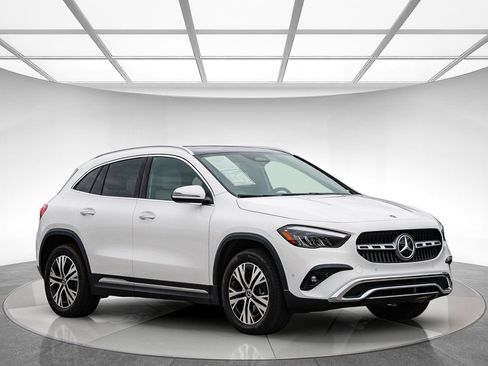 Used 2025 Mercedes-Benz GLA 250 4MATIC image 5