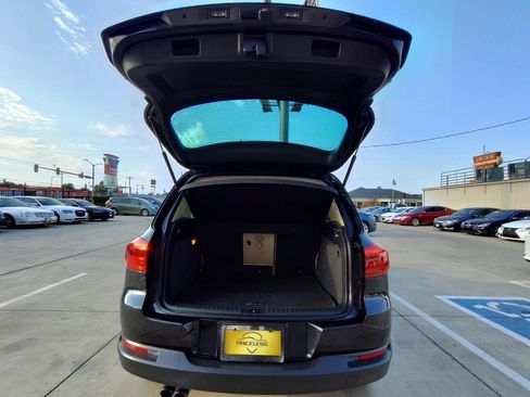Used 2016 Volkswagen Tiguan SE FWD image 43