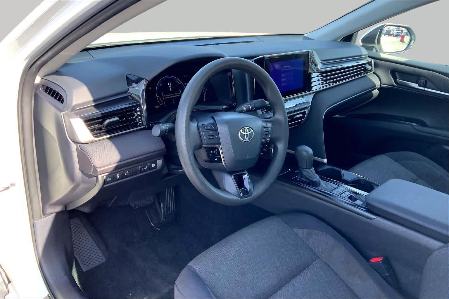 Used 2025 Toyota Camry LE FWD image 18