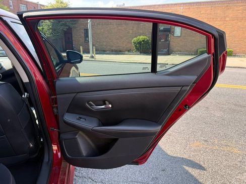 Used 2021 Nissan Sentra SR FWD image 22
