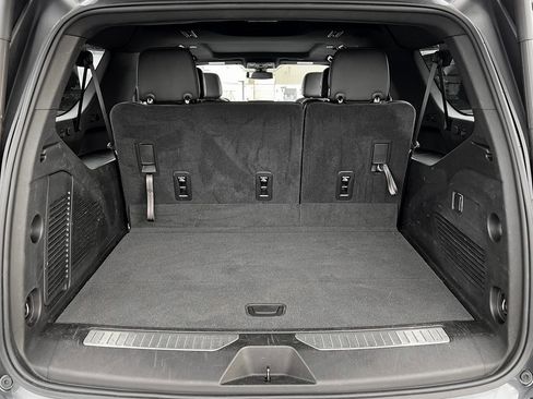 Used 2021 Chevrolet Suburban Z71 image 10