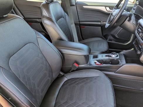 Used 2023 Ford Escape Platinum w/ Premium Technology Package image 12