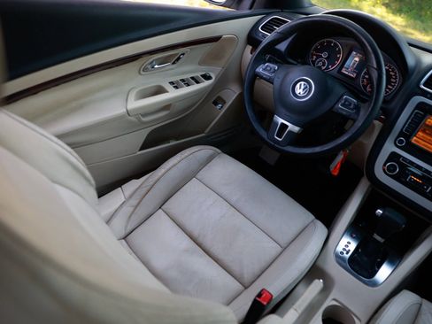 Used 2011 Volkswagen Eos Lux image 20