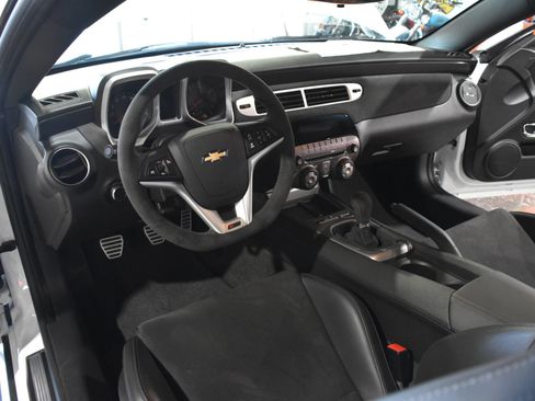 Used 2015 Chevrolet Camaro Z/28 RWD image 31