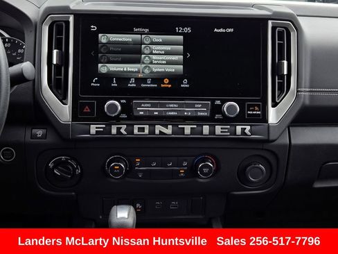 Used 2025 Nissan Frontier SV AWD/4WD image 18