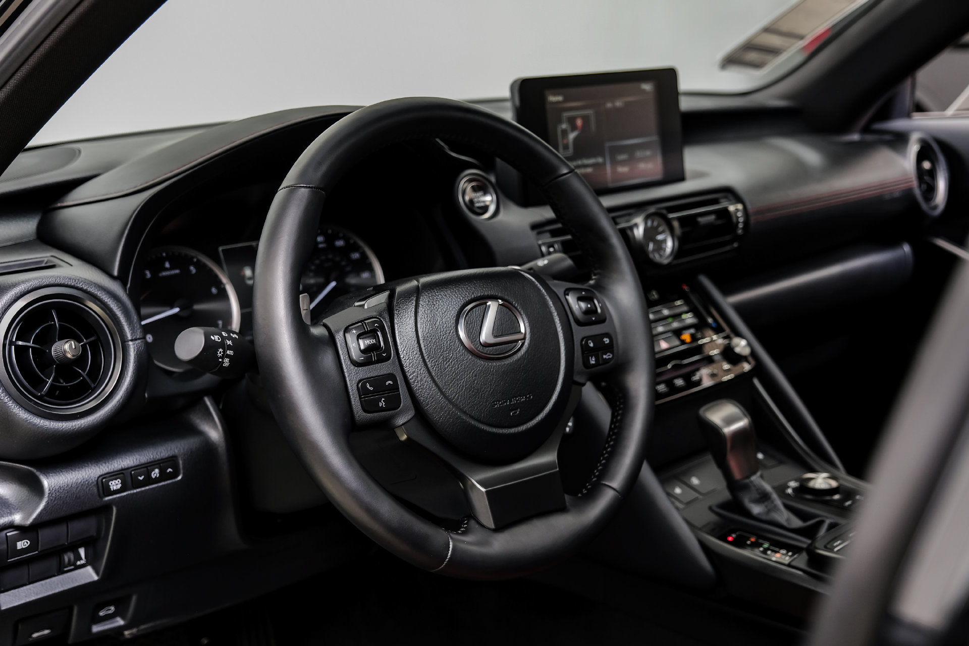 Used 2025 Lexus IS 350 F Sport RWD image 17
