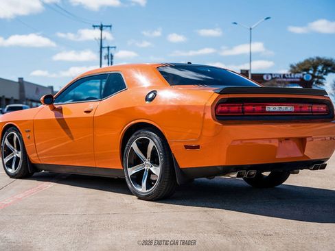 Used 2014 Dodge Challenger R/T image 4