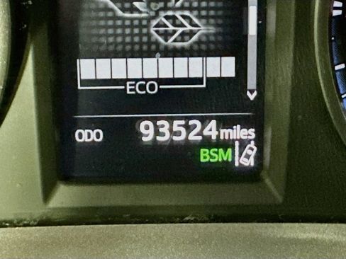 Used 2018 Toyota RAV4 XLE FWD image 14