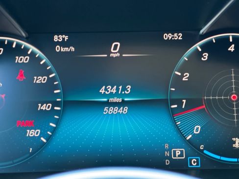 Used 2022 Mercedes-Benz GLC 300 4MATIC image 12