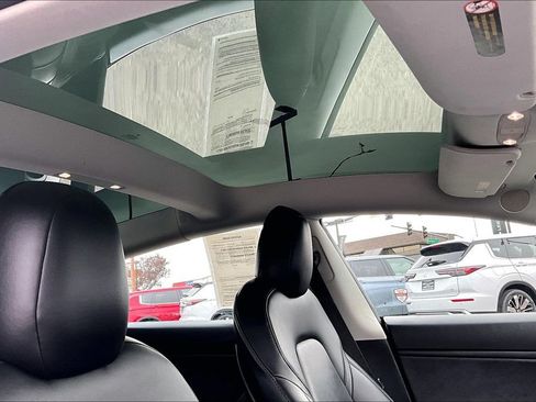 Used 2021 Tesla Model 3 Long Range AWD/4WD image 22