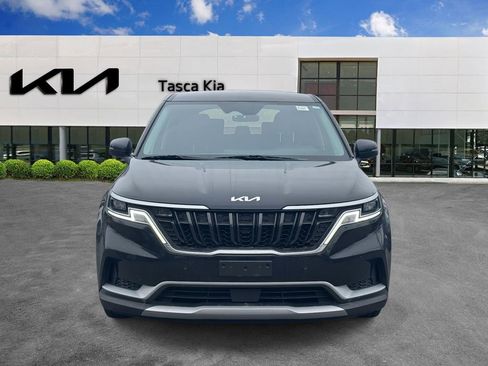 Used 2023 Kia Carnival EX image 2