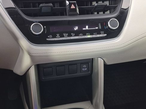 Used 2023 Toyota Corolla Cross L FWD image 27