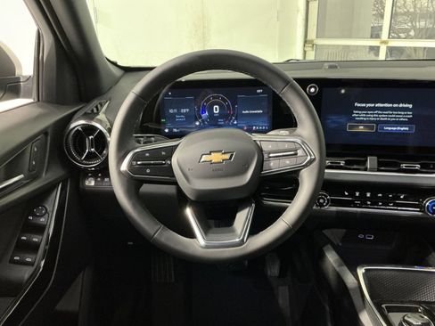 New 2026 Chevrolet Equinox LT w/ LPO, Floor Liner Package image 24