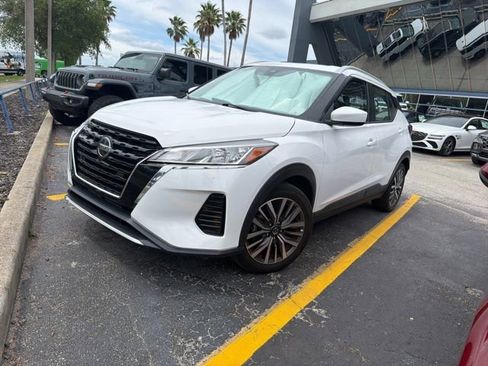 Used 2021 Nissan Kicks SV FWD image 4