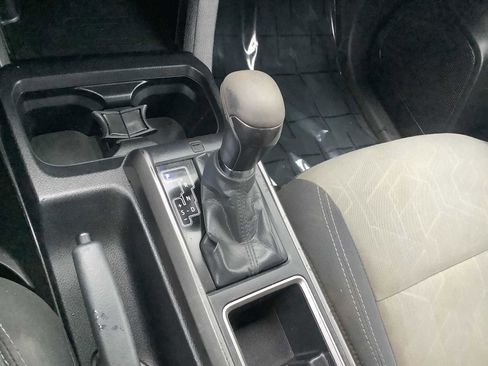 Used 2020 Toyota Tacoma TRD Off-Road image 17