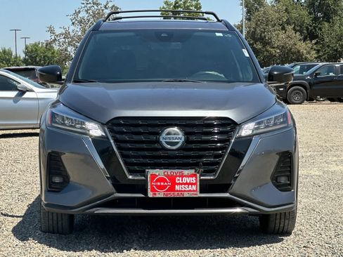 Used 2021 Nissan Kicks SR w/ Interior Electronics Package FWD image 11