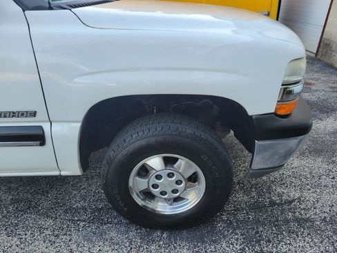 Used 2000 Chevrolet Tahoe LS w/ LS Preferred Equipment Group AWD/4WD image 23