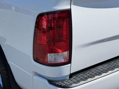 Used 2018 RAM 1500 Express w/ Express Value Package AWD/4WD image 8